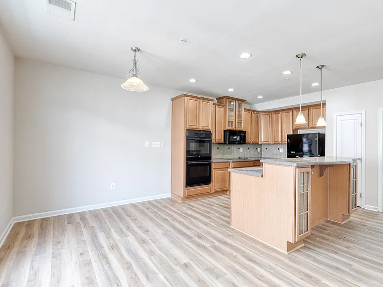 365 Chessington Dr — Photo 10