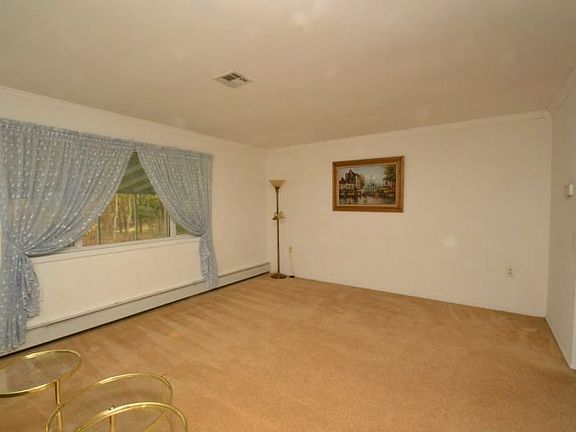 2nd image of 5 Romford Ct