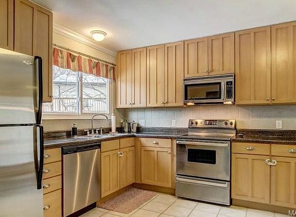 5th image of 1067 Toreador Dr