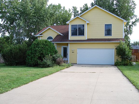 Nice house on dead end quiet block!