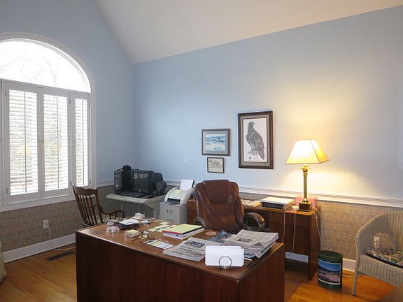 4th image of 265 Silverwood Ct