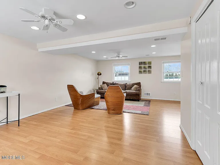 9 Chatham Dr — Photo 13