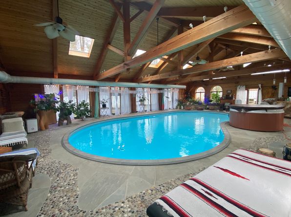 18 Maple Ln #2