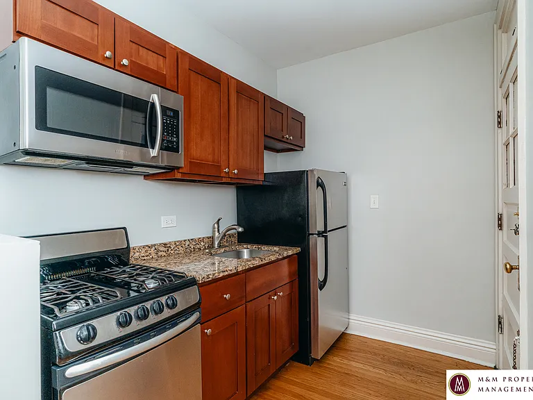 1010 North Boulevard — Photo 8