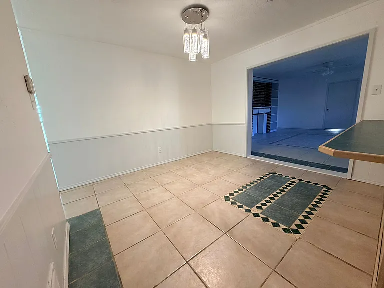 1323 SE Clover Ln — Photo 9