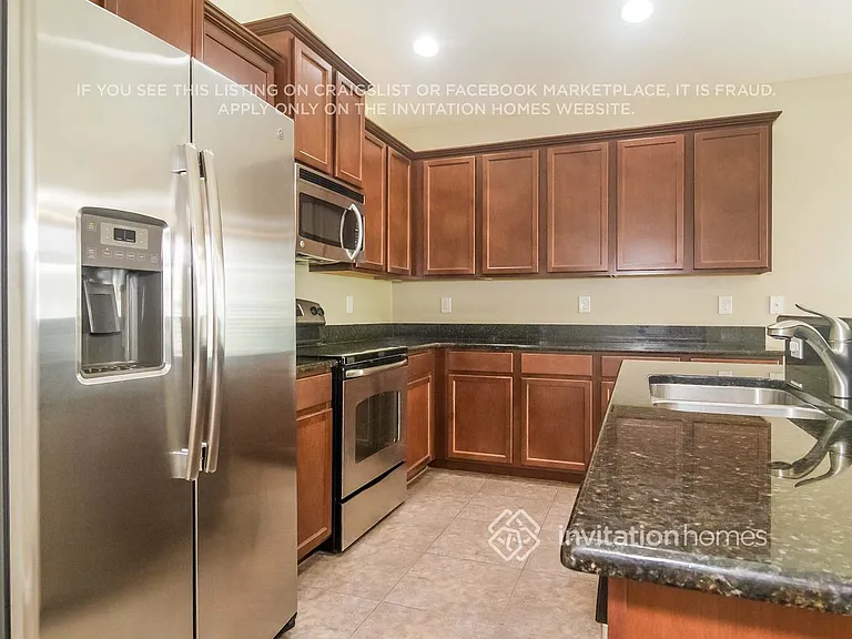 1455 Litchfield Dr — Photo 6
