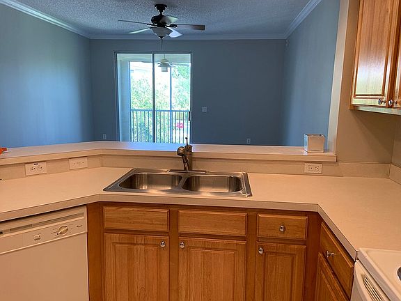 5th image of 5692 Bentgrass Dr Unit 201