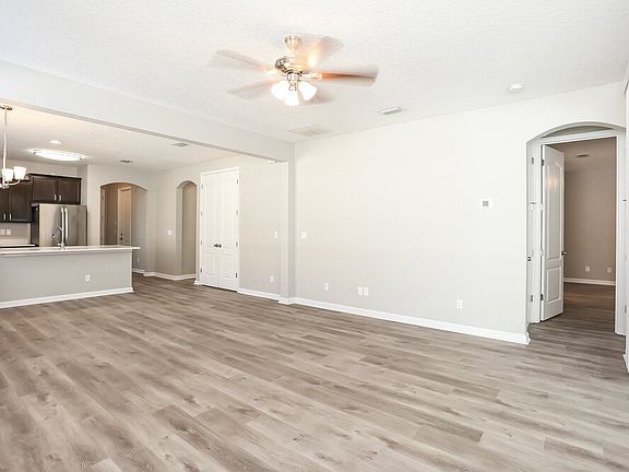 3rd image of 15883 Lexington Park Blvd