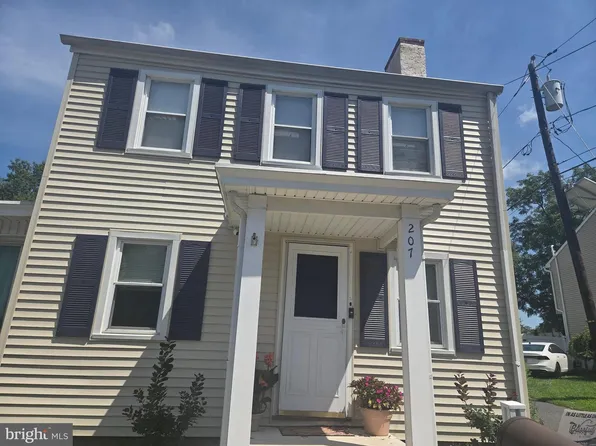 207 Washington St, Fieldsboro, NJ 08505