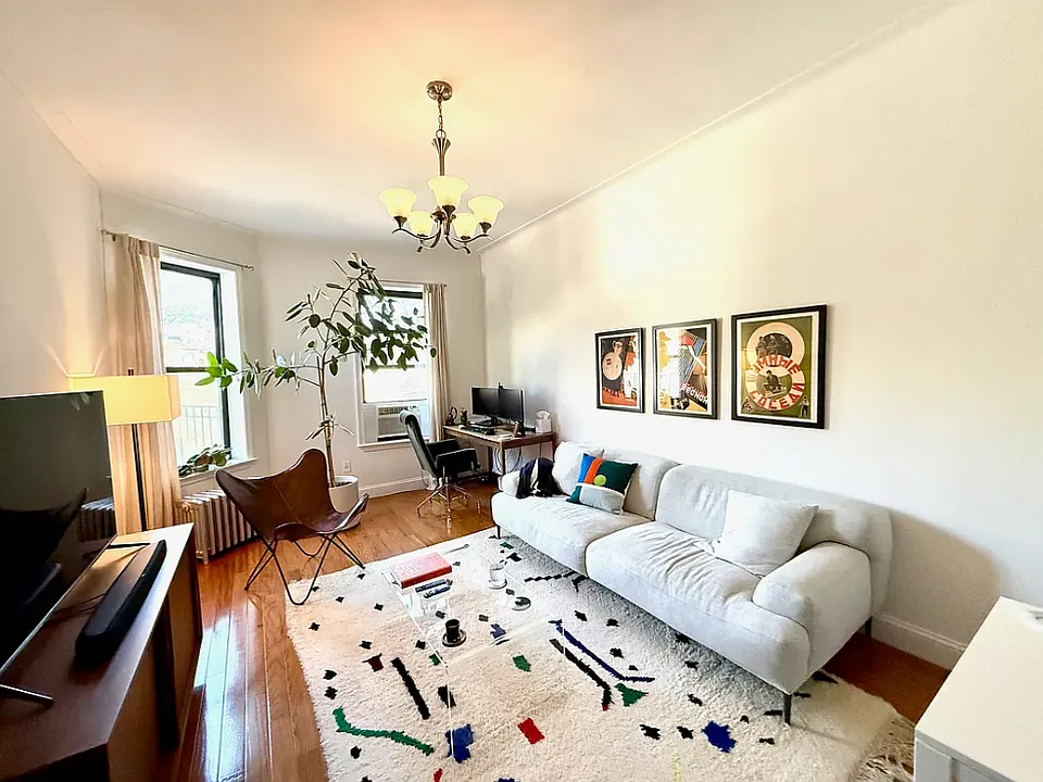51 7th Ave S #3B