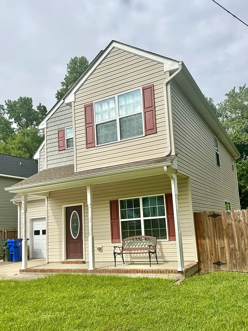 Welcome Home to Comfort and Convenience! — Photo 4