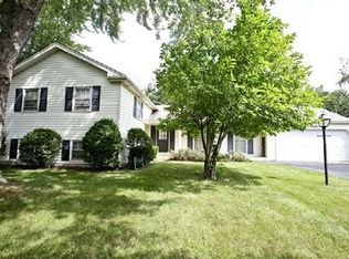 27W186 Carrel St, Winfield, IL 60190