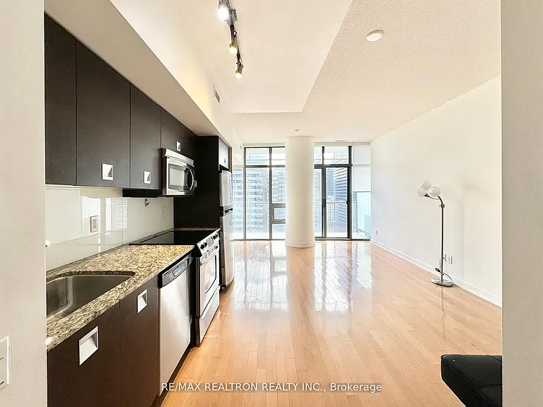 33 Charles St E #1404 — Photo 10
