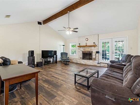 5th image of 3200 Lois Ln