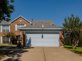 2856 Ironwood Dr, Grand Prairie, TX 75052