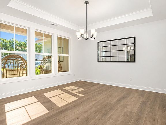 5th image of 48 Merrifield Ln