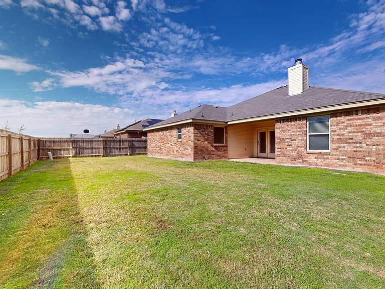 504 W Orion Dr — Photo 5