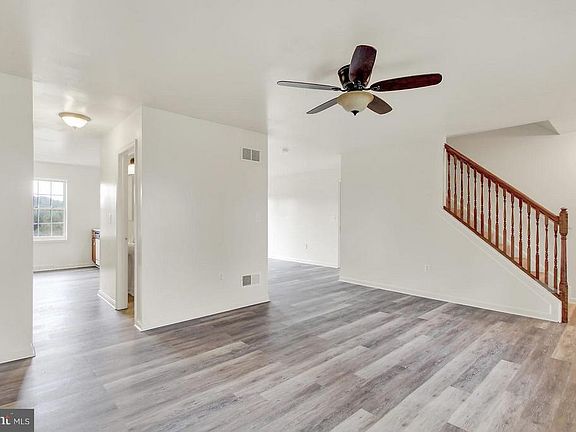 5th image of 44 Vickilee Dr