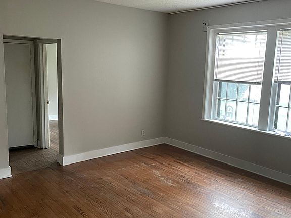 5th image of 3328 N Broadway St