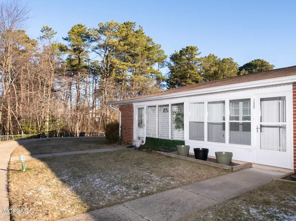 1248B Hamilton Court, Lakewood, NJ 08701