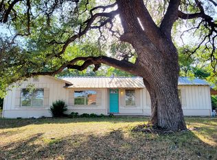 1045 Center St, Sabinal, TX 78881