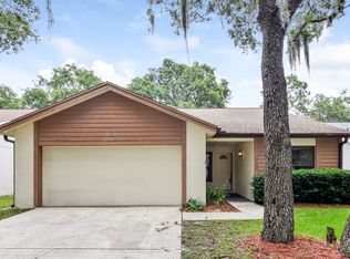 2526 Wrencrest Cir, Valrico, FL 33596