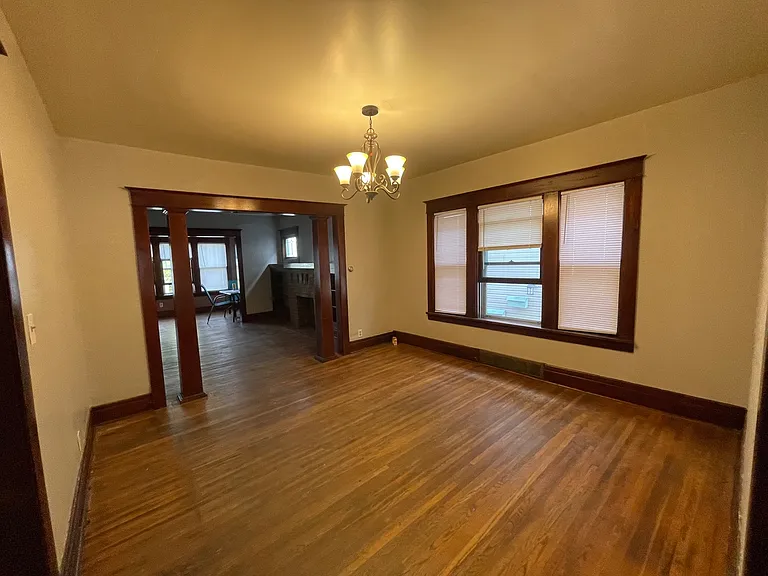 560 Linden Ave #1 — Photo 15