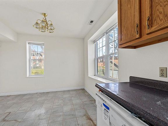 5th image of 4961 Rosalie St APT 5