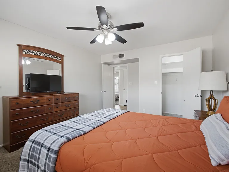 2329 E Concorda Dr — Photo 10