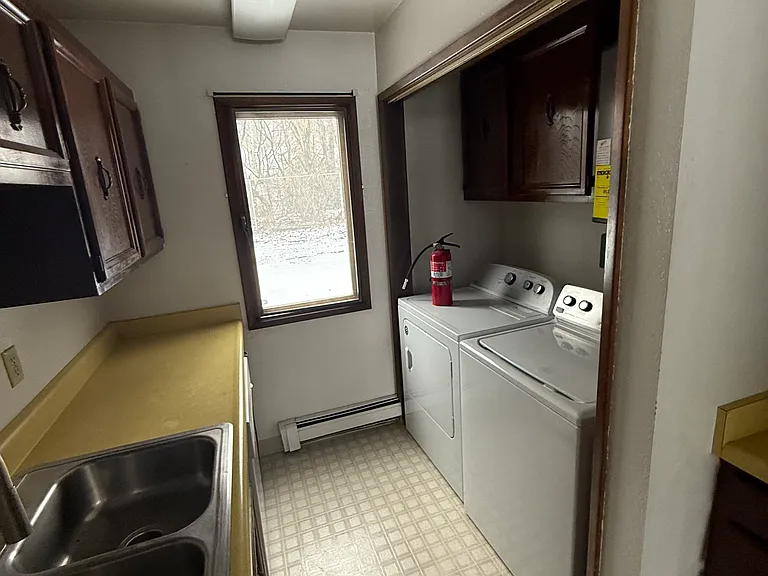 1654 Juneau Dr #D — Photo 8