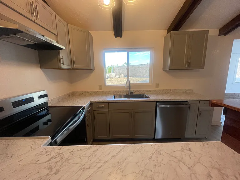 10575 Leslye Ln — Photo 11