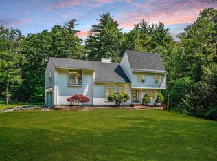 91 Hardy Rd, Bedford, NH 03110