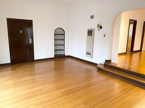 5th image of 232 N Kenmore Ave #2