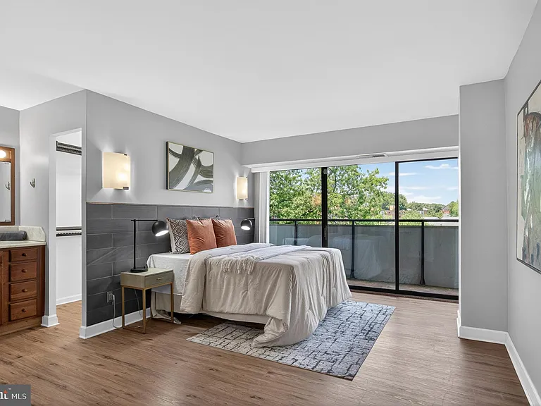 5300 Columbia Pike #701 — Photo 46