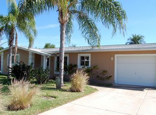 12175 6th St E, Treasure Island, FL 33706