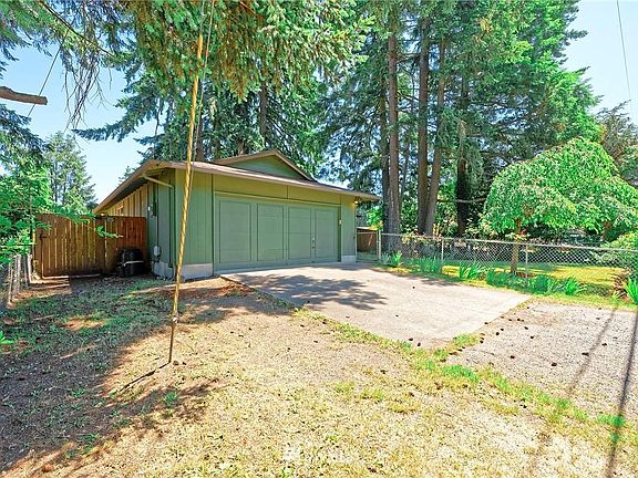 4th image of 19419 8th Ave E