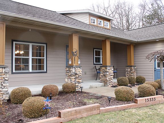 5th image of 15333 Red Oak St