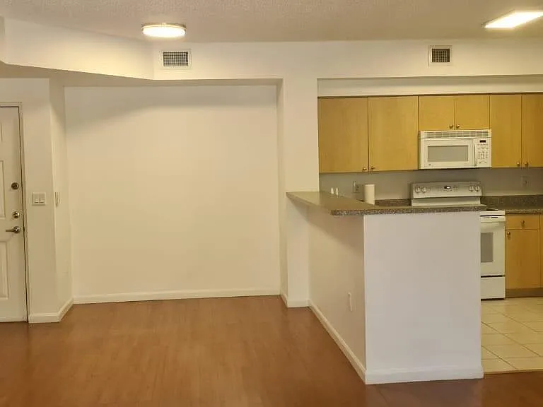 8020 Nob Hill Rd #205 — Photo 5