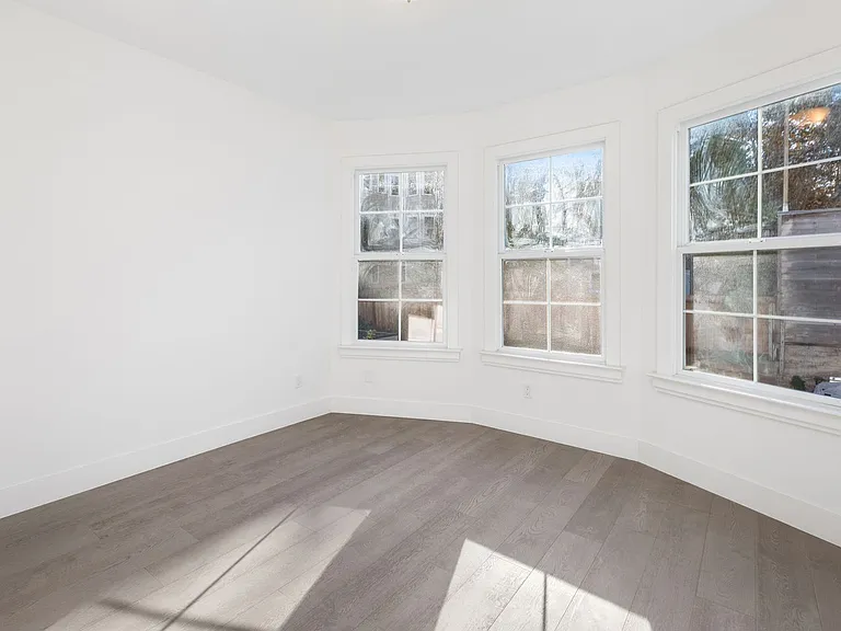 1555 Oak St #850R — Photo 21