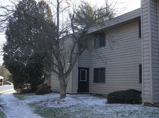 4 Hawthorne Cir, South Burlington, VT 05403