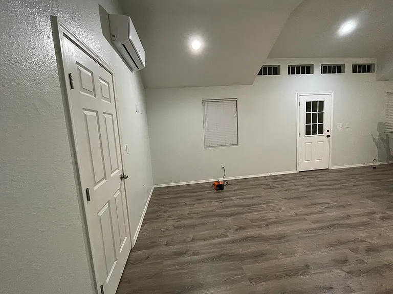 126 Deer Lake Dr #D — Photo 11
