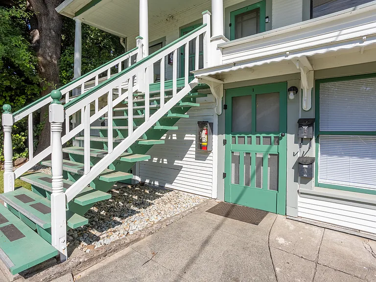 812 W 1st St #1 — Photo 24