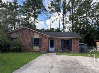 258 Garden Cir, Hinesville, GA 31313