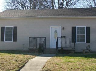 536 W McElroy St, Morganfield, KY 42437