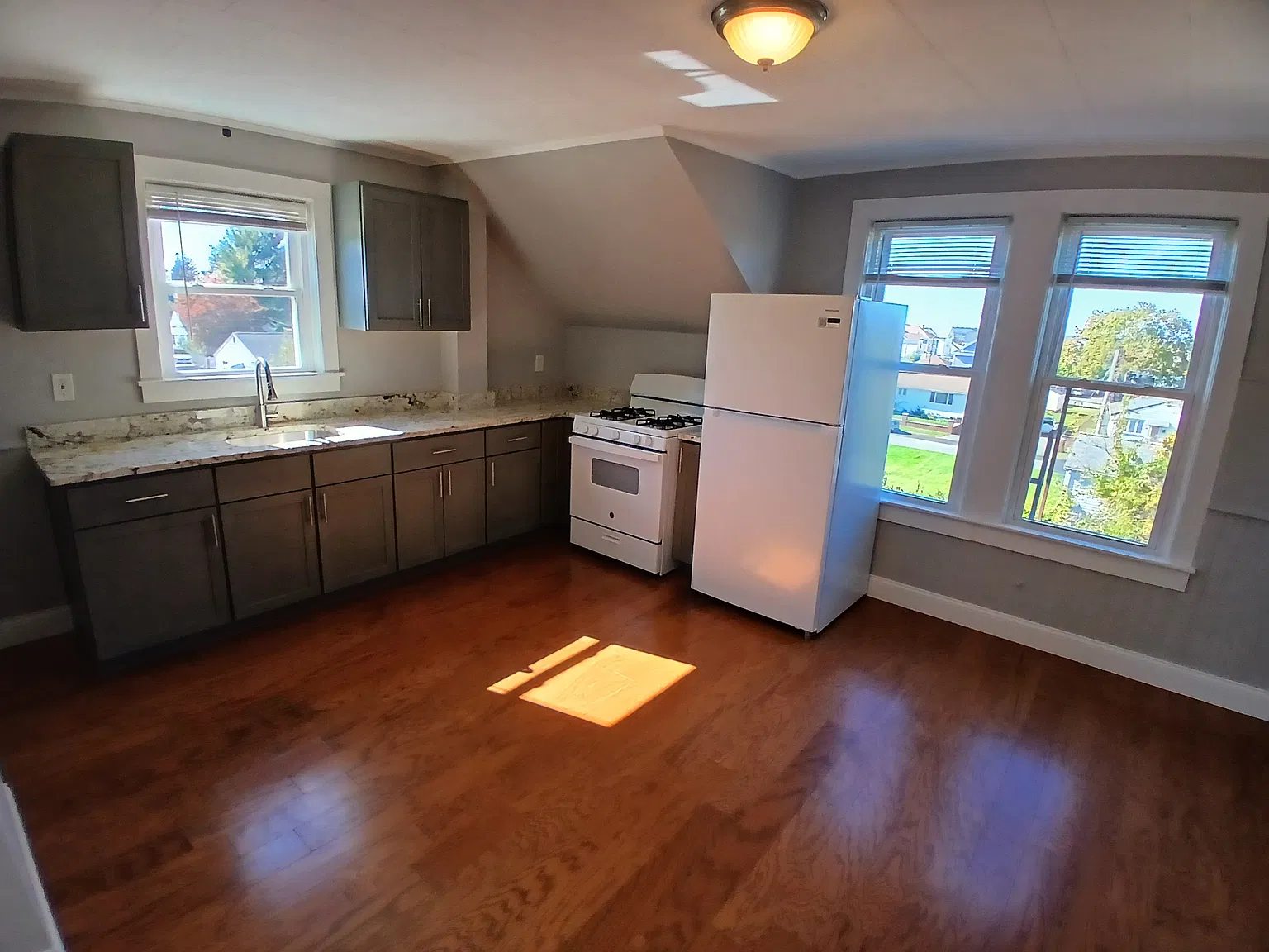2 bed, $1,250 — Photo 3