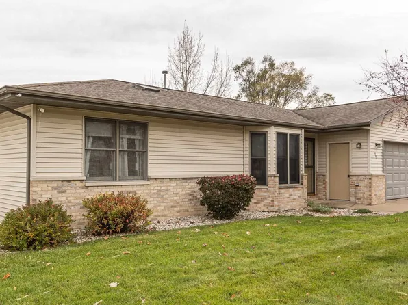 495 Plum St, Dickeyville, WI 53808