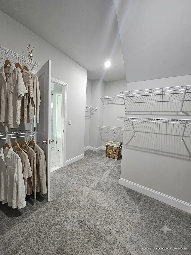 5 bed, 3575 sqft, $4,195 — Photo 4