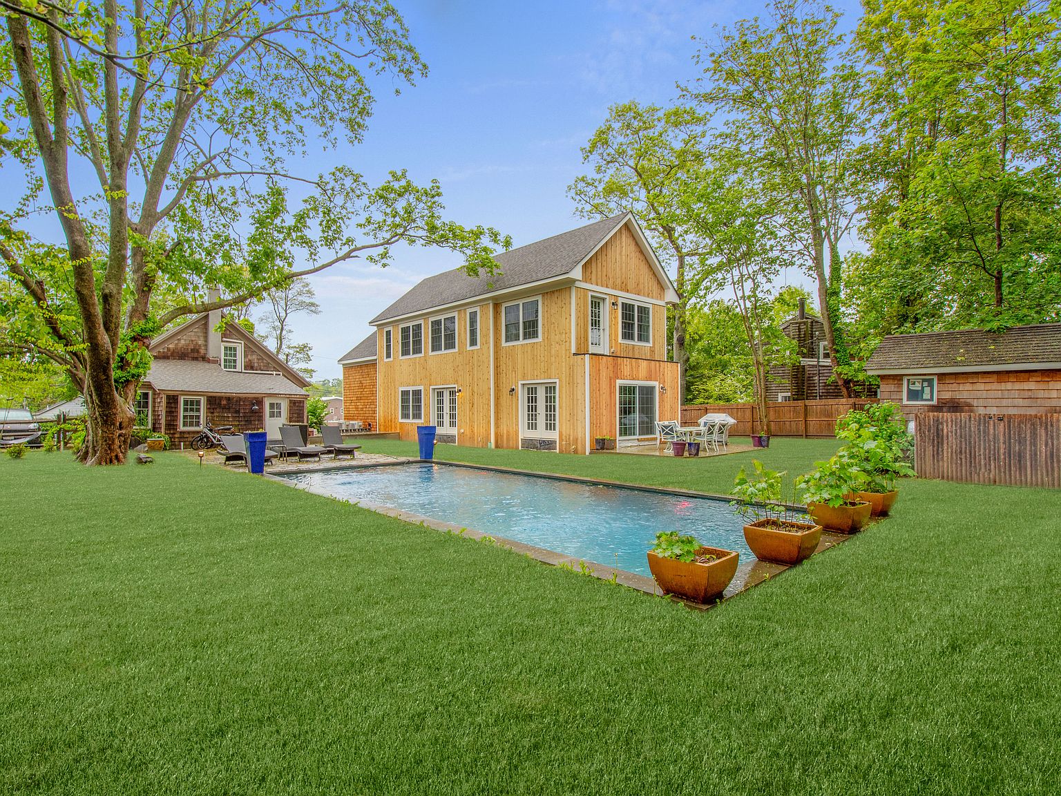 48 Grand St, Sag Harbor, NY 11963 | Zillow