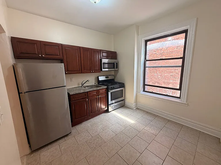 4529 Park Ave #11E — Photo 2
