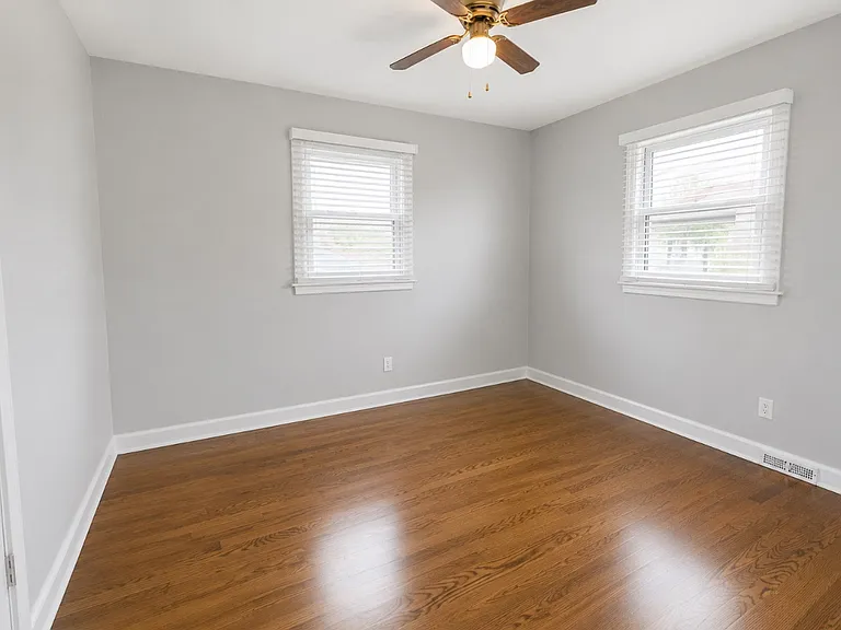 11447 S Natoma Ave — Photo 5